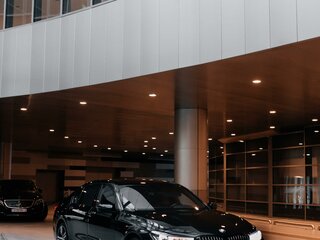 2015 BMW 7 серии Long 740Ld xDrive VI (G11/G12), чёрный, 5423999 рублей, вид 2