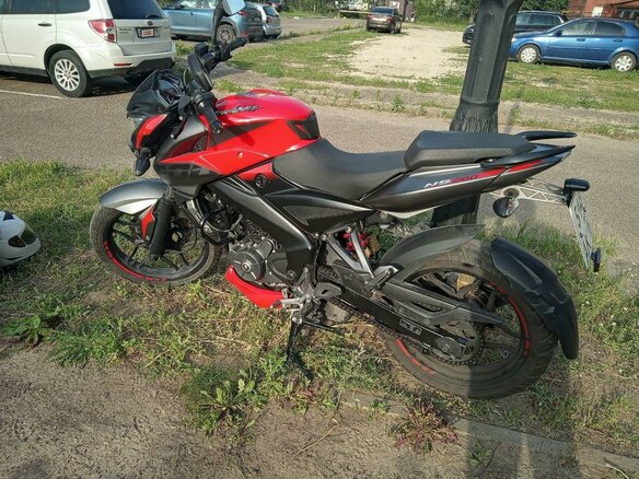 2019 Bajaj Pulsar NS 200, красный, 240000 рублей