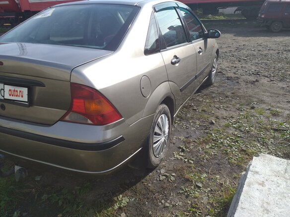 2004 Ford Focus I Рестайлинг, золотистый - вид 11