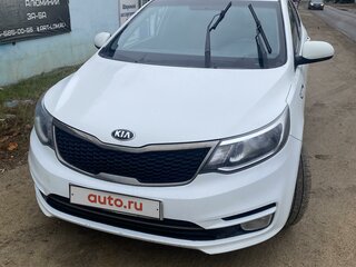 2017 Kia Rio III Рестайлинг, белый, 750000 рублей, вид 2