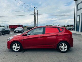 2014 Hyundai Solaris I Рестайлинг, красный, 999000 рублей, вид 3