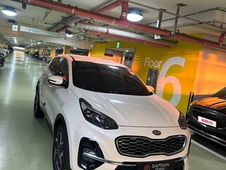2021 Kia Sportage IV Рестайлинг, белый, 1750000 рублей, вид 4