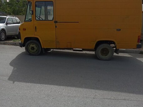 1984 Mercedes-Benz T2, жёлтый, 415000 рублей, вид 3