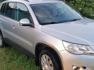 2011 Volkswagen Tiguan I, серебристый, 960000 рублей, вид 2