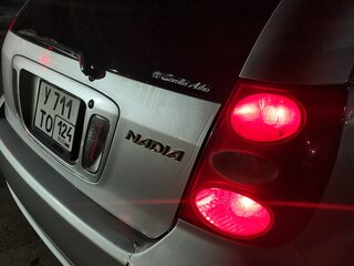 2000 Toyota Nadia, серебристый, 680000 рублей, вид 2