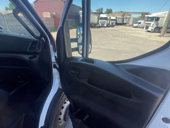 2018 Iveco Daily, белый, 3600000 рублей - вид 9