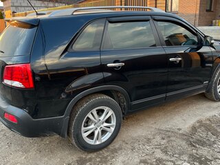 2011 Kia Sorento II, чёрный, 1550000 рублей, вид 2