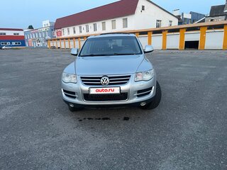 2008 Volkswagen Touareg I Рестайлинг, серебристый, 1000000 рублей, вид 2