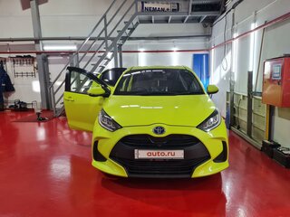 2020 Toyota Yaris IV, жёлтый, 1510000 рублей, вид 1