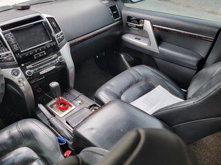 2012 Toyota Land Cruiser 200 Series Рестайлинг 1, белый, 3700000 рублей, вид 4