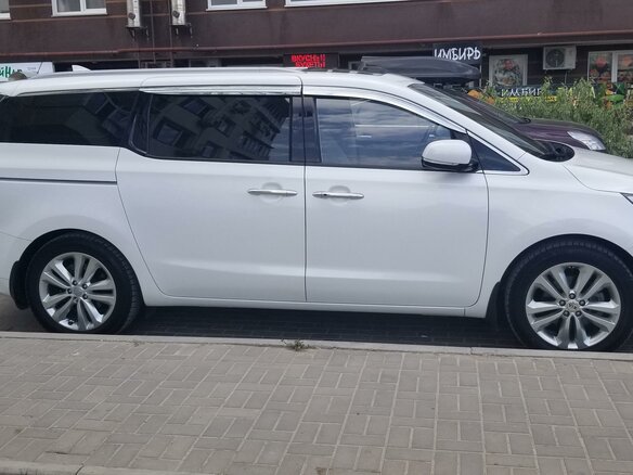 2017 Kia Carnival III, белый - вид 34
