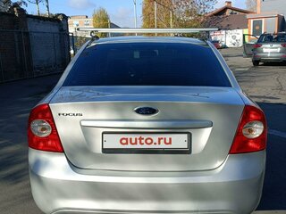 2011 Ford Focus II Рестайлинг, серебристый, 950000 рублей, вид 5