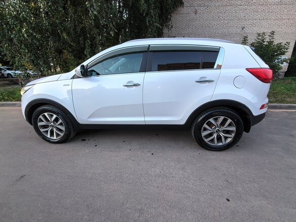 2015 Kia Sportage III Рестайлинг, белый, 1300000 рублей - вид 4