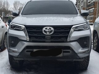 2020 Toyota Fortuner II Рестайлинг, серый, 4050000 рублей, вид 2