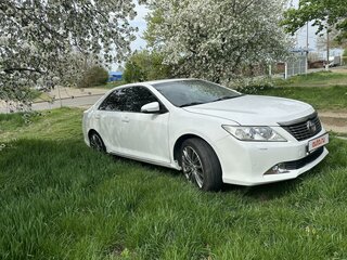 2014 Toyota Camry VII (XV50), белый, 1700000 рублей, вид 2