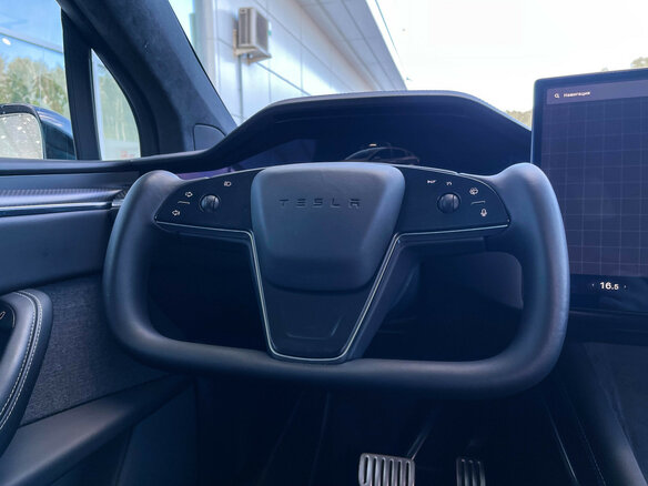 2023 Tesla Model X Plaid I Рестайлинг, чёрный, 7699000 рублей - вид 13