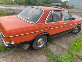 1980 Mercedes-Benz W123 230, красный, 320000 рублей, вид 3
