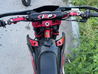 2024 BSE Z10, красный, 135000 рублей, вид 3