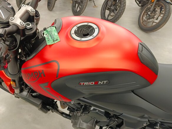 2023 Triumph Trident 660, оранжевый, 850000 рублей - вид 18