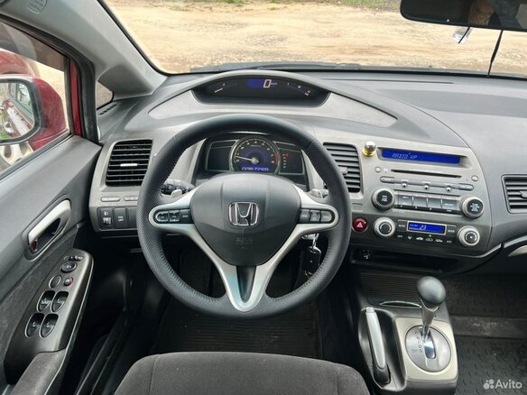 2006 Honda Civic VIII, красный, 720000 рублей - вид 12