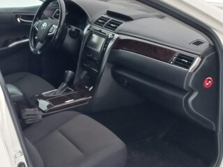 2018 Toyota Camry VII (XV50) Рестайлинг 2, белый, 2600000 рублей, вид 4