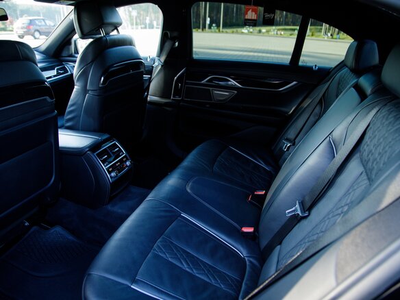 2020 BMW 7 серии 730d xDrive VI (G11/G12) Рестайлинг, чёрный, 7700000 рублей - вид 16