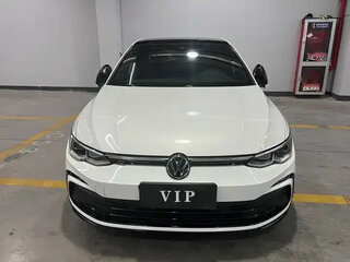 2022 Volkswagen Golf VIII, белый, 1830000 рублей, вид 2