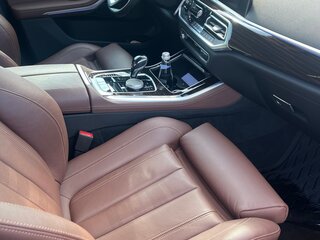 2020 BMW X5 25d IV (G05/G18), чёрный, 5300000 рублей, вид 4