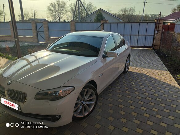 2012 BMW 5 серии 528i xDrive VI (F10/F11/F07), белый, 2900000 рублей