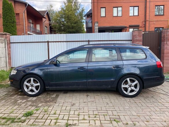2006 Volkswagen Passat B6, синий, 564826 рублей - вид 6