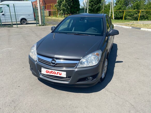 2010 Opel Astra H Рестайлинг, серый, 530000 рублей - вид 1