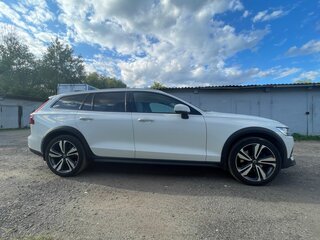 2019 Volvo V60 Cross Country II, белый, 3700000 рублей, вид 5