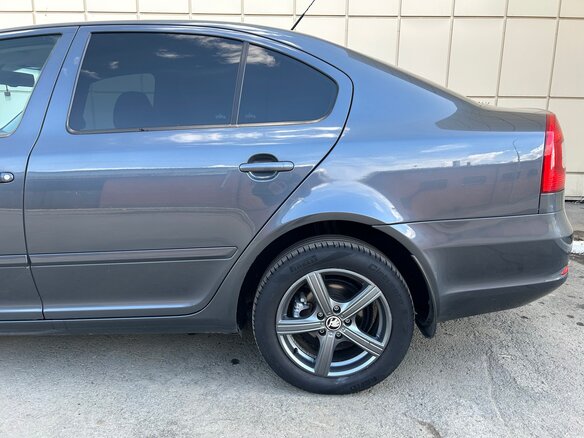2010 Skoda Octavia II (A5) Рестайлинг, серый, 870000 рублей - вид 11