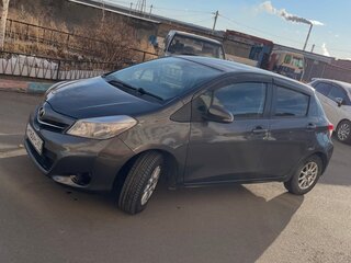2010 Toyota Vitz III (XP130), серый, 615000 рублей, вид 5