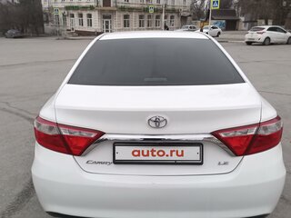 2015 Toyota Camry VII (XV50) Рестайлинг, белый, 1843000 рублей, вид 1