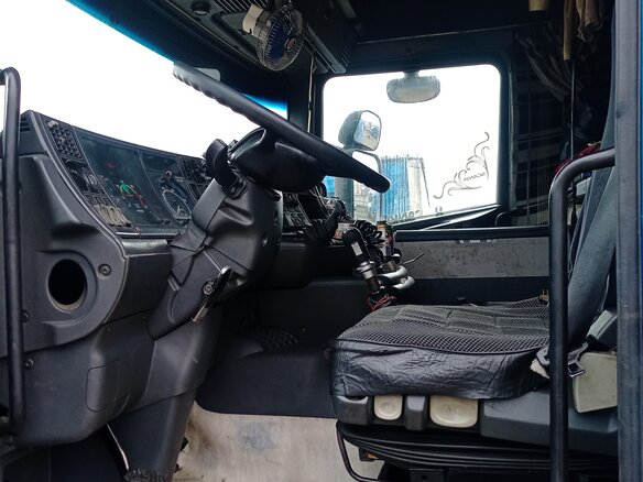 2000 Scania 4-Series, синий, 1400000 рублей - вид 6
