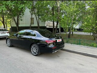 2022 Mercedes-Benz E-Класс 200 V (W213, S213, C238) Рестайлинг, чёрный, 4790000 рублей, вид 4