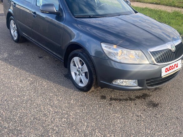 2012 Skoda Octavia II (A5) Рестайлинг, серый, 900000 рублей - вид 2