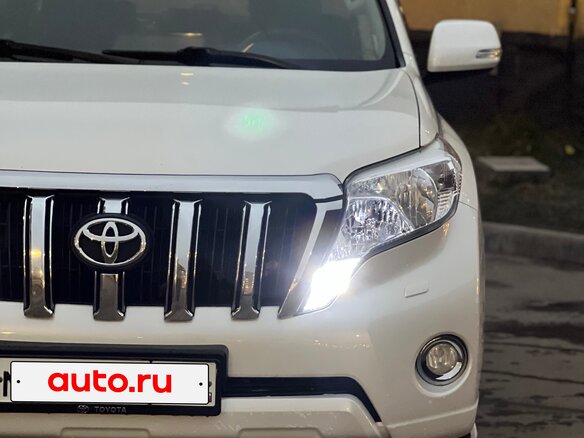 2015 Toyota Land Cruiser Prado 150 Series Рестайлинг 1, белый, 4299000 рублей - вид 1