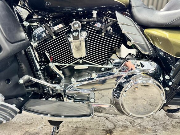 2018 Harley-Davidson Electra Glide, зелёный, 1690000 рублей - вид 19