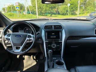 2013 Ford Explorer V, белый, 1570000 рублей, вид 1