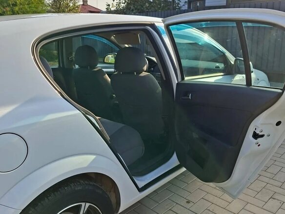 2013 Opel Astra H Рестайлинг, белый, 790000 рублей - вид 8