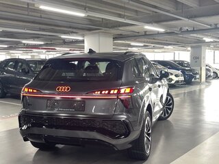 2026 Audi Q3 TFSI III (FJ), серый, 7206777 рублей, вид 2