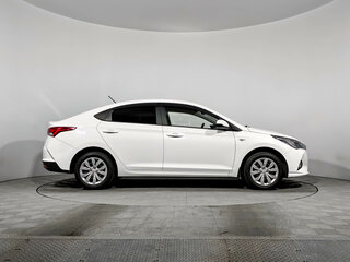2022 Hyundai Solaris II Рестайлинг, белый, 1700000 рублей, вид 4