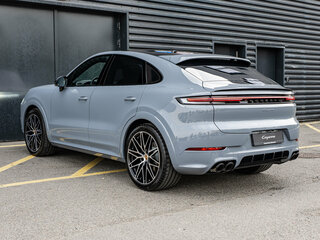 2026 Porsche Cayenne Coupé III Рестайлинг, серый, 18990000 рублей, вид 3