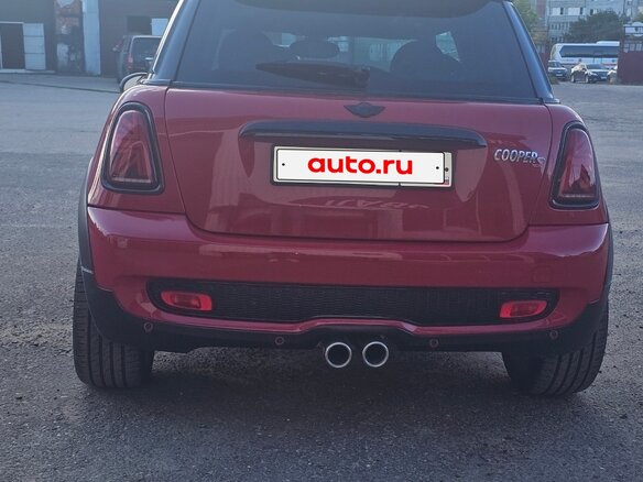 2010 Mini Hatch Cooper S II (R56) Рестайлинг, красный, 865000 рублей - вид 4