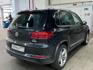 2016 Volkswagen Tiguan I Рестайлинг, чёрный, 1590000 рублей, вид 2