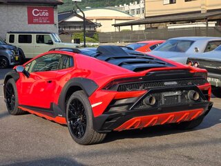 2023 Lamborghini Huracán Sterrato I Рестайлинг, красный, 27000000 рублей, вид 3