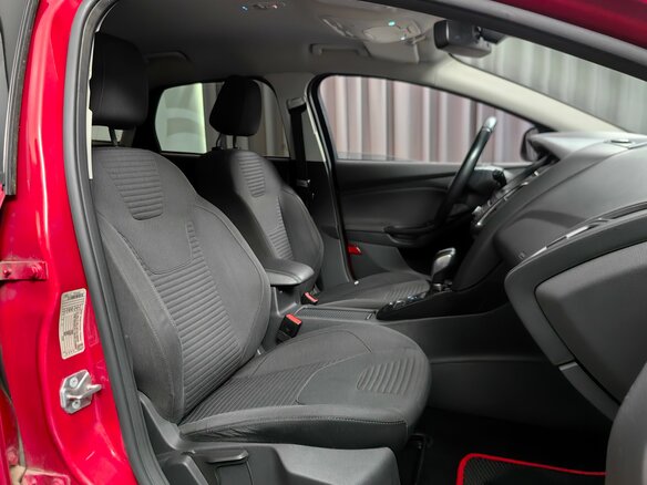 2017 Ford Focus III Рестайлинг, красный, 849000 рублей - вид 7