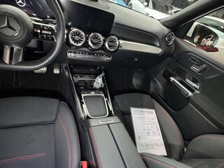 2025 Mercedes-Benz GLB 250 I (X247) Рестайлинг, белый, 6499000 рублей, вид 4